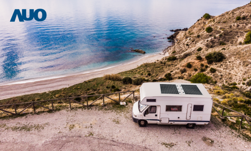 「可撓輕量化太陽光電板SunCurva」使用輕量特殊耐候型複合板取代傳統太陽能板的玻璃前板，不僅降低70%重量，每米平方僅3Kg；具有抗衝擊性能及通過電磁相容性測試，可應用於交通運輸工具，如露營車、遊艇等